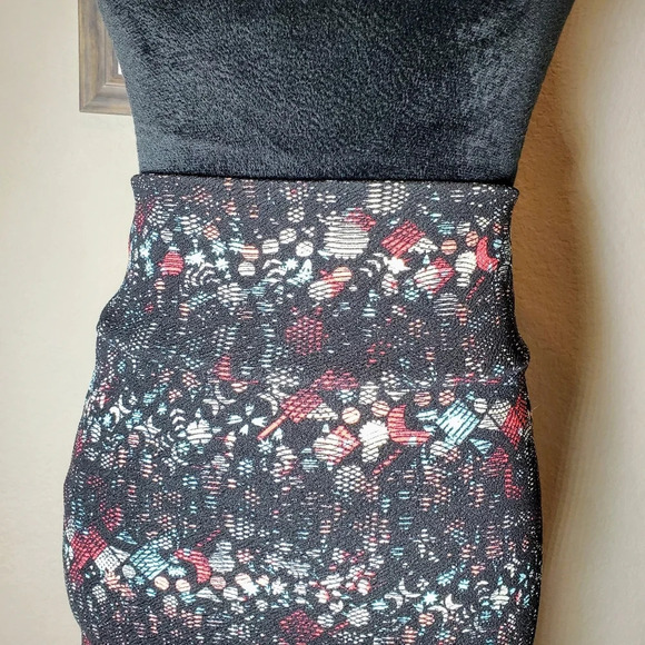 LuLaRoe Black Cassie Skirt Size XS - Picture 9 of 9